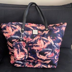 Nicole Miller tote bag like new